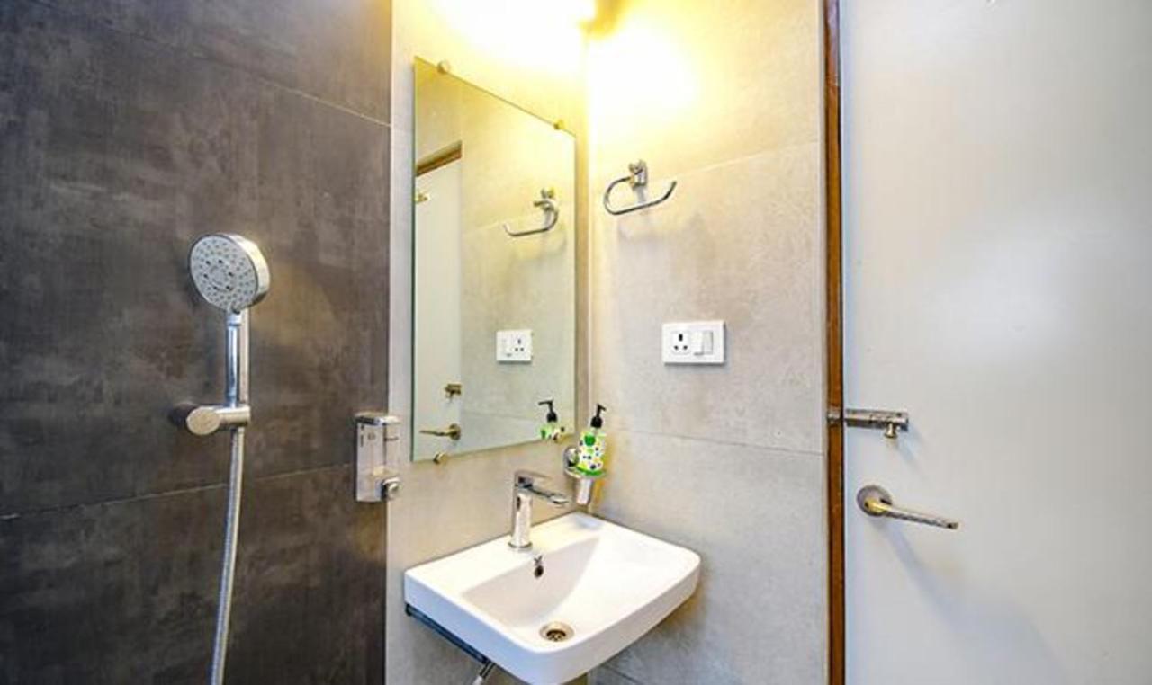 Fabhotel Stay Inn International - Nr Sealdah Station โกลกาตา ภายนอก รูปภาพ