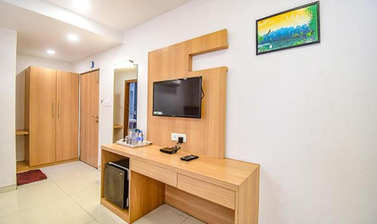 Fabhotel Stay Inn International - Nr Sealdah Station โกลกาตา ภายนอก รูปภาพ