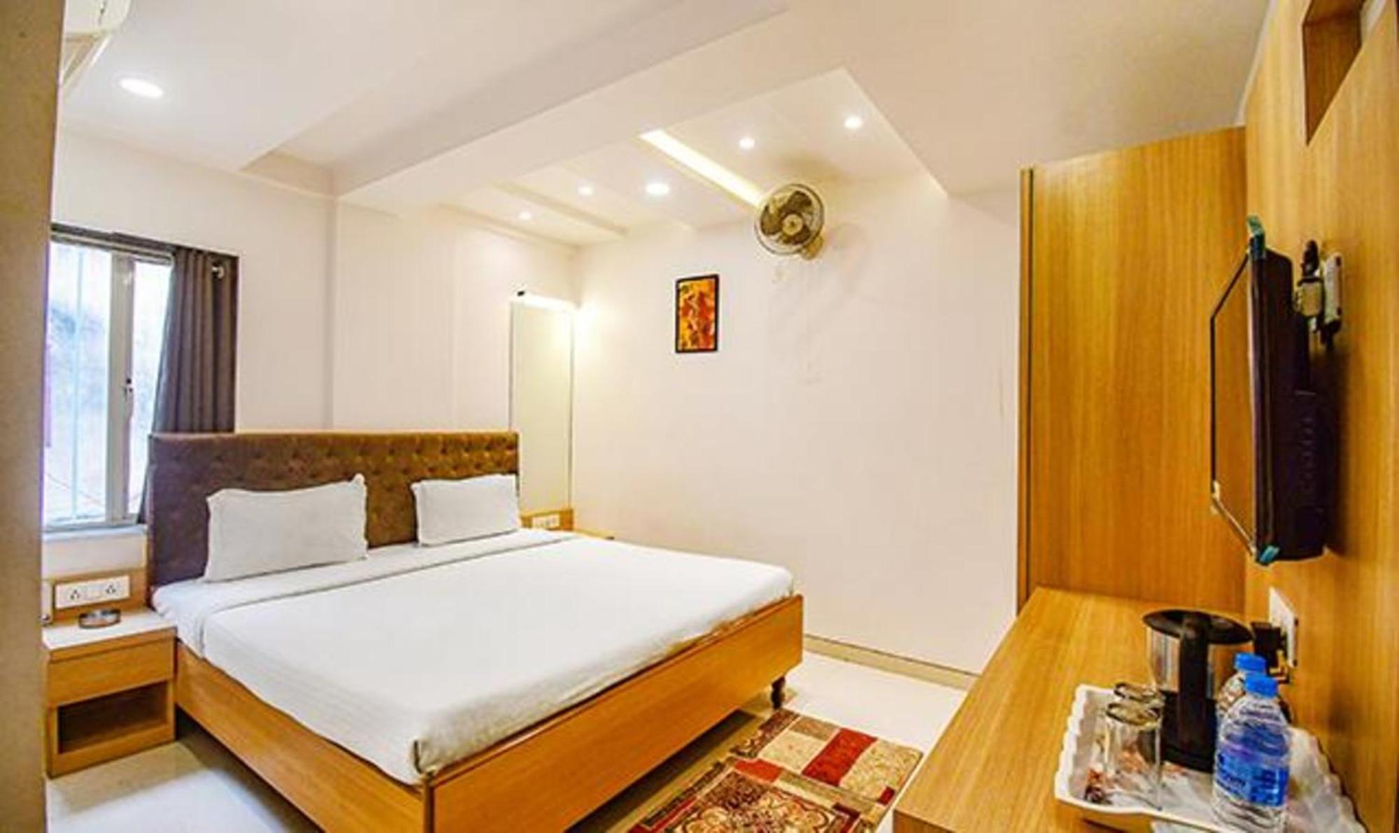 Fabhotel Stay Inn International - Nr Sealdah Station โกลกาตา ภายนอก รูปภาพ